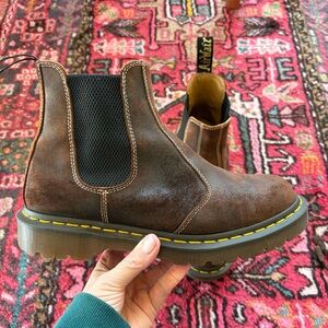 EUC Dr. Martens Brown Leather Ankle CHELSEA Boots slip on 2976 England